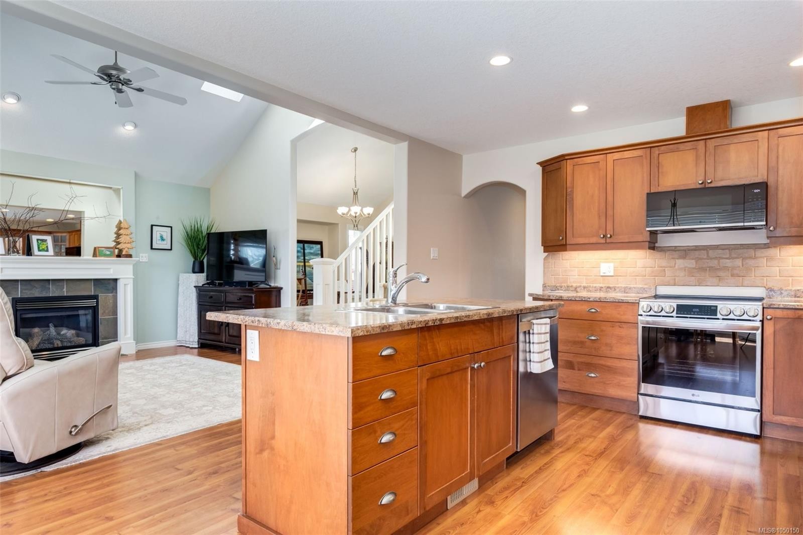 1153 Roberton Blvd, Parksville, BC
