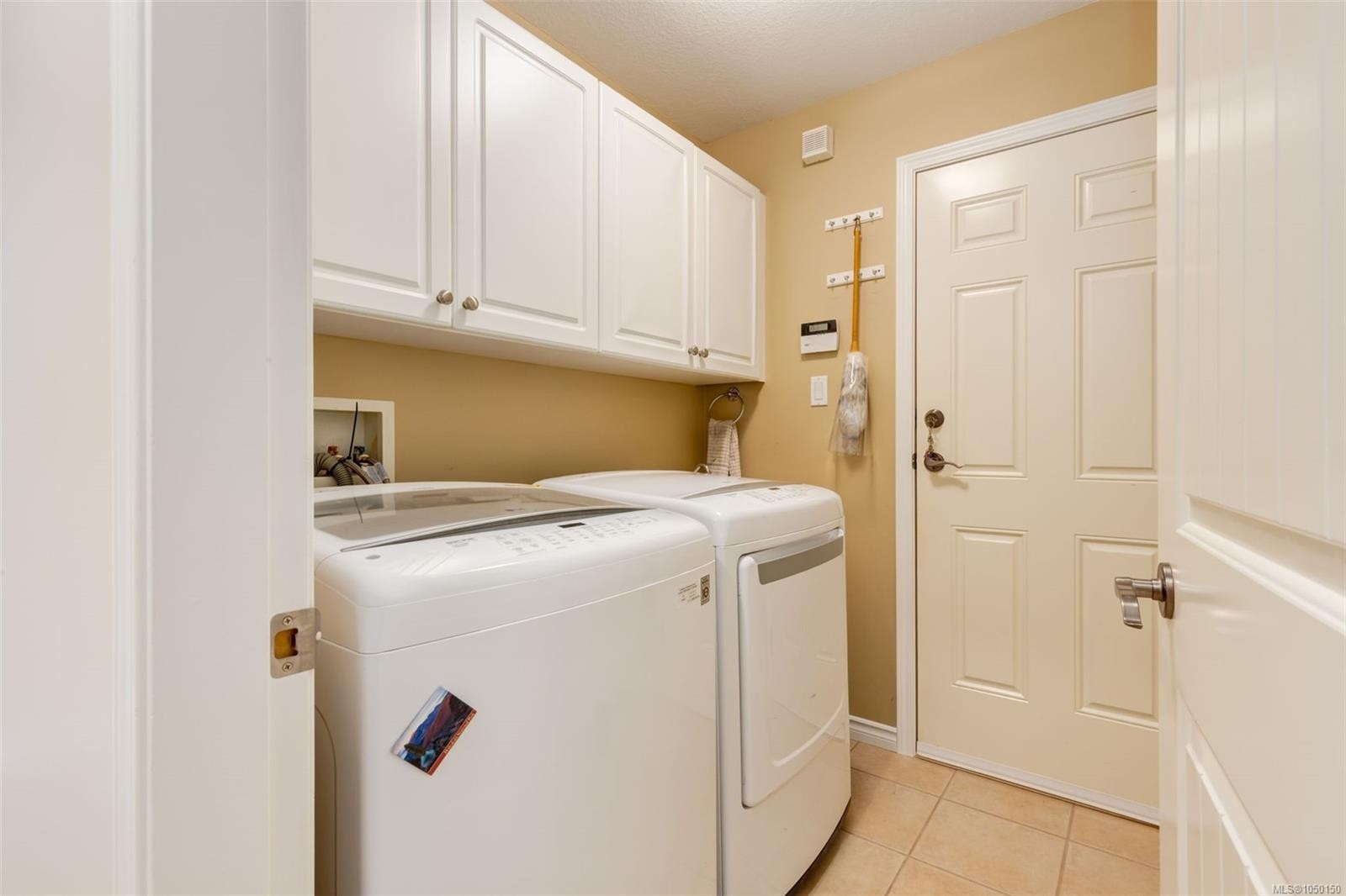 1153 Roberton Blvd, Parksville, BC