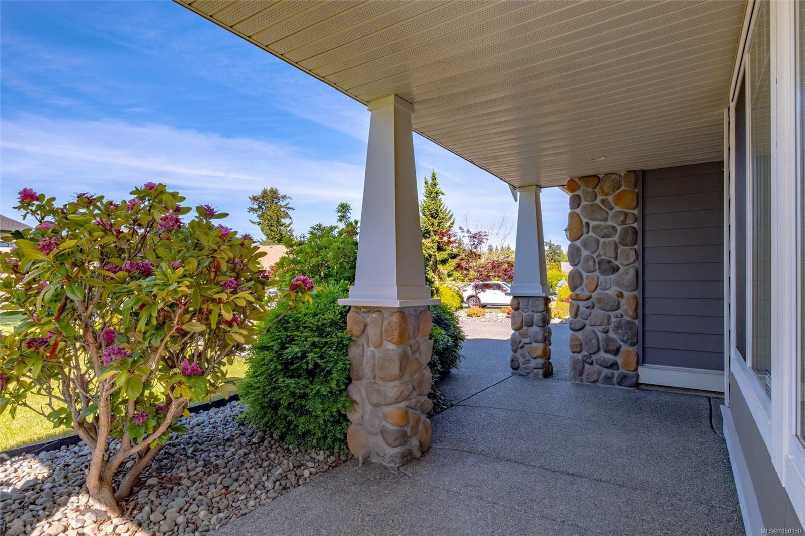 1153 Roberton Blvd, Parksville, BC