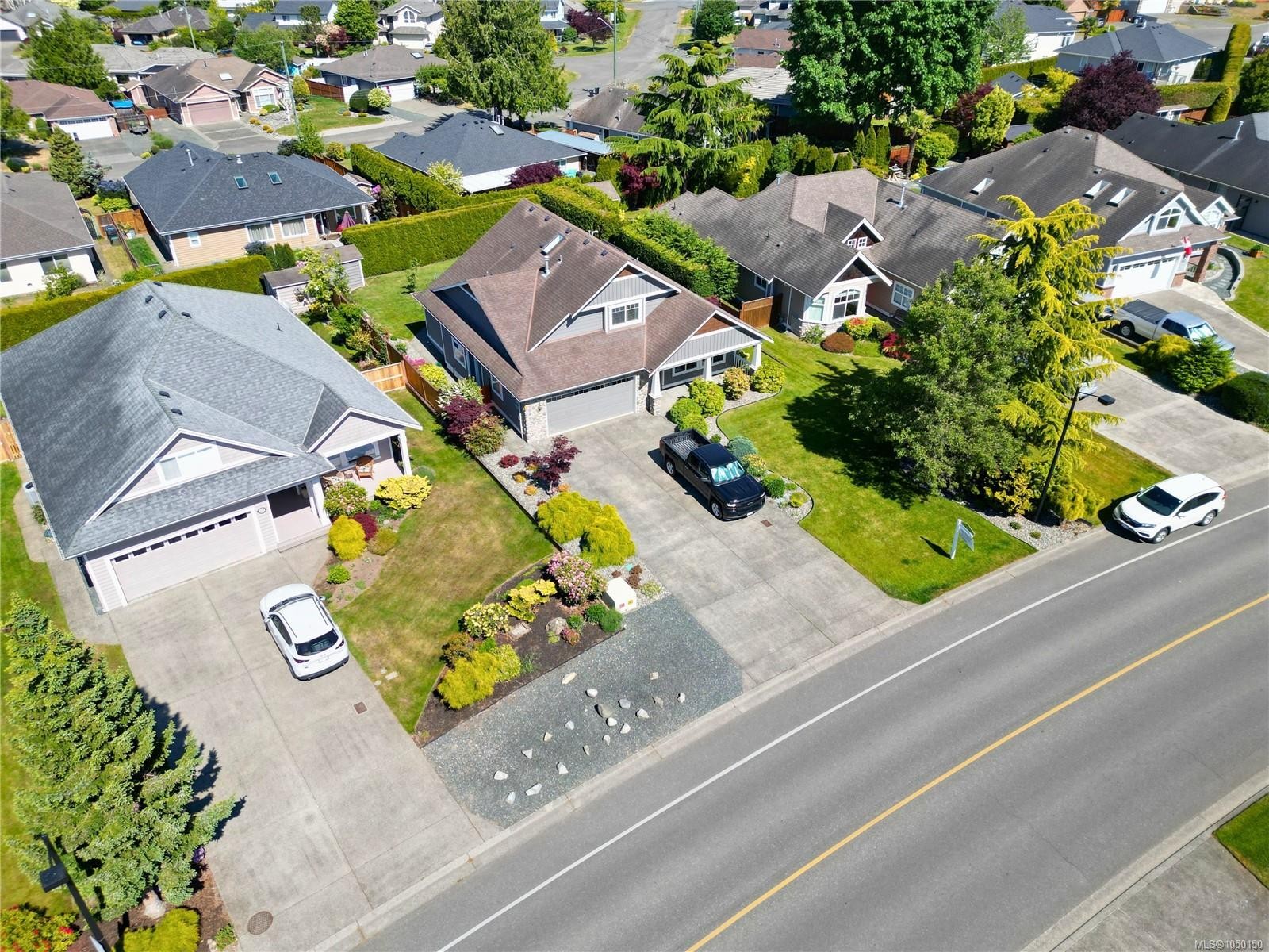 1153 Roberton Blvd, Parksville, BC