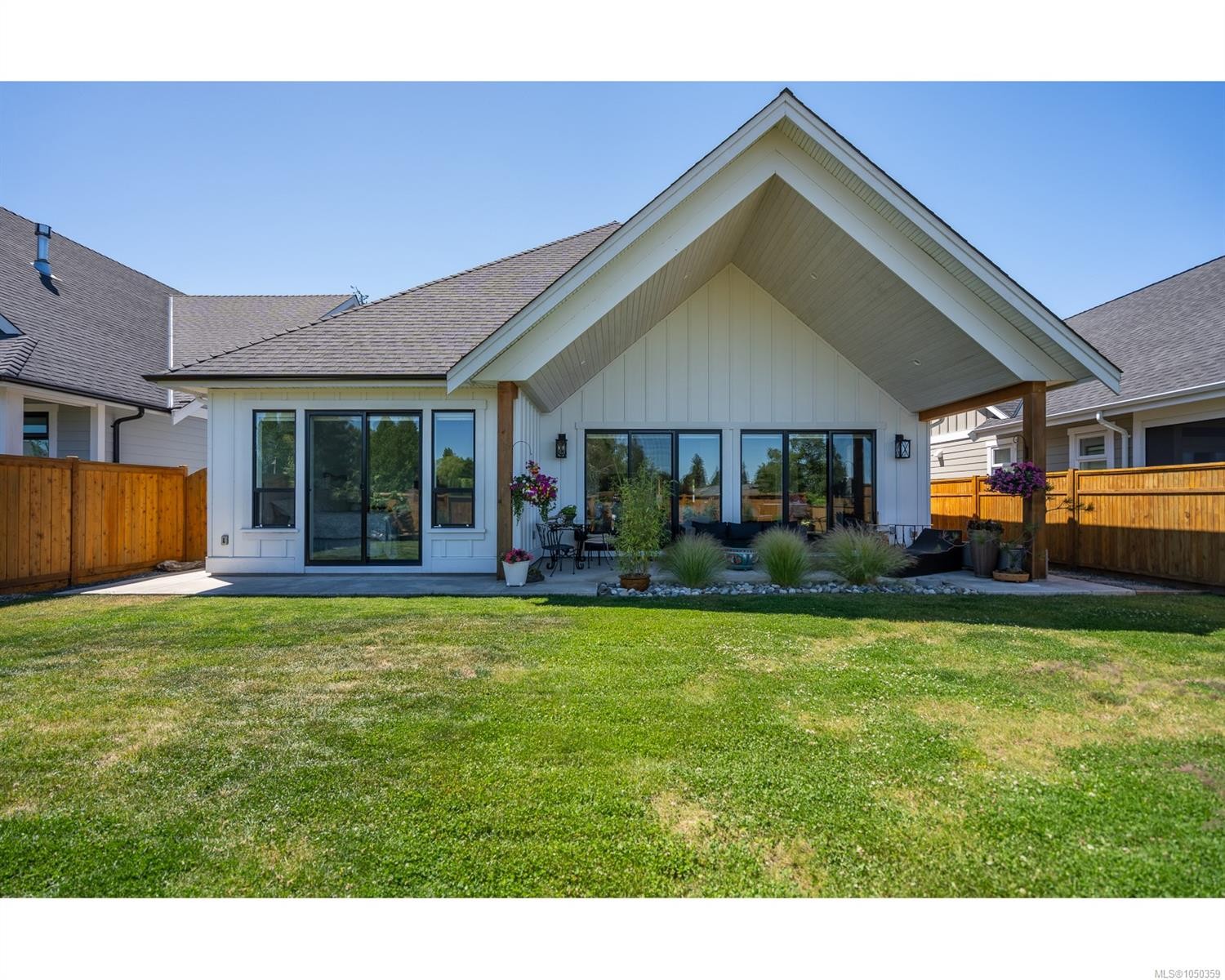427 Cottage Dr, Qualicum Beach, BC