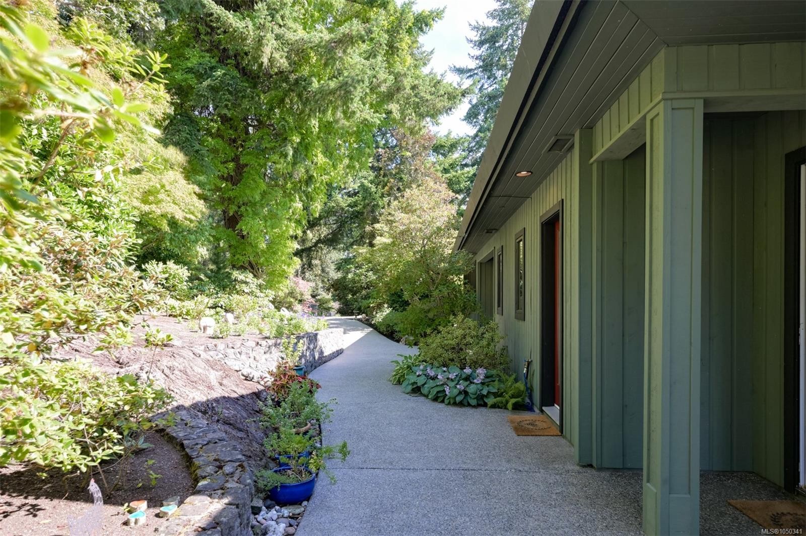 1682 Charlton Rd, Saanich, BC