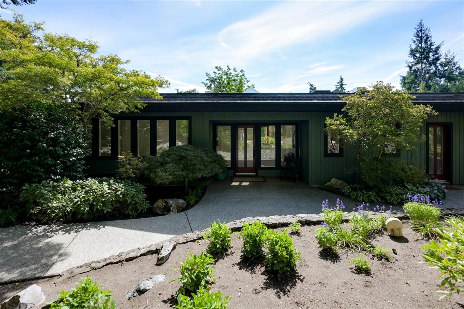 1682 Charlton Rd, Saanich, BC