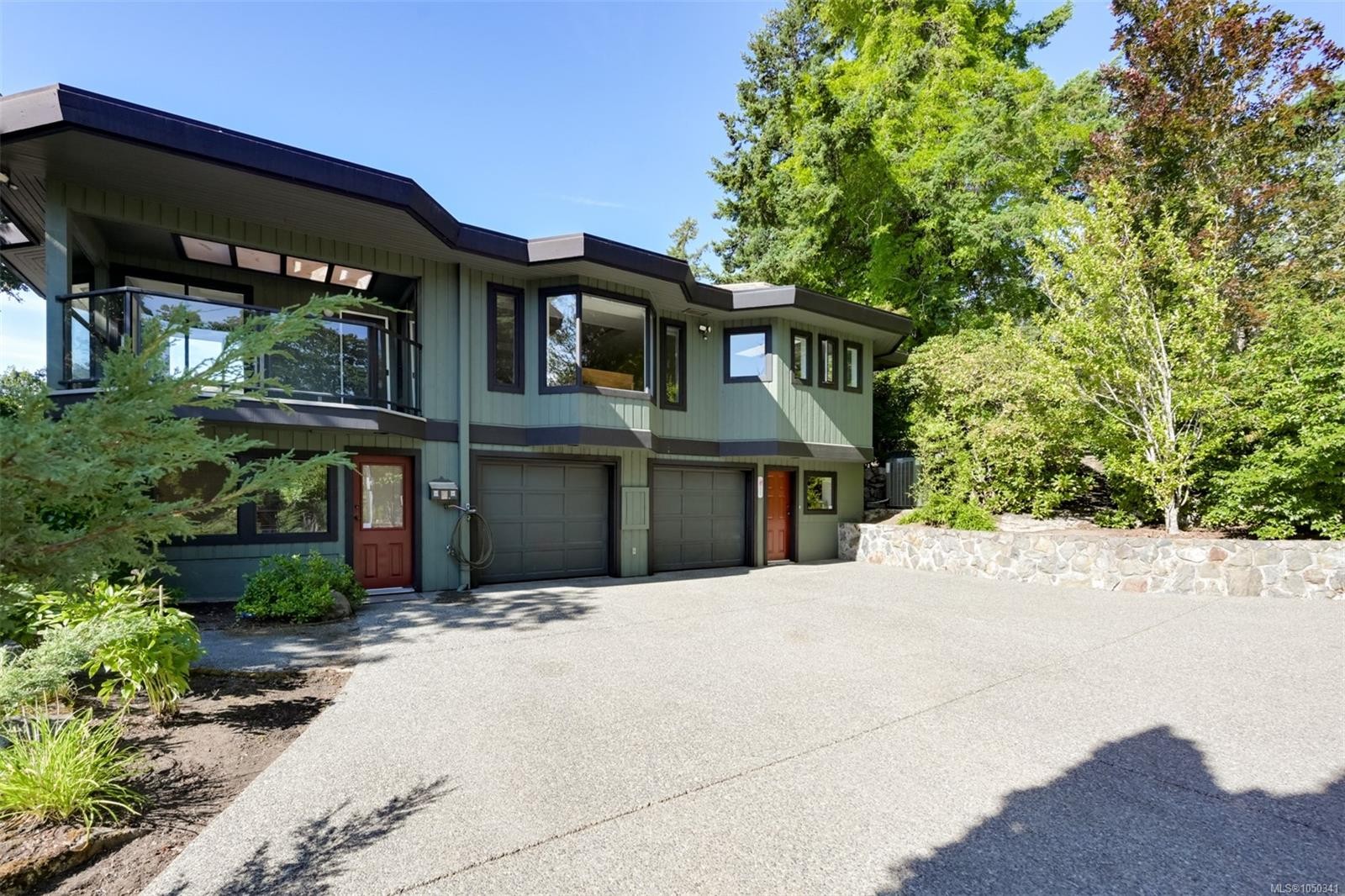 1682 Charlton Rd, Saanich, BC