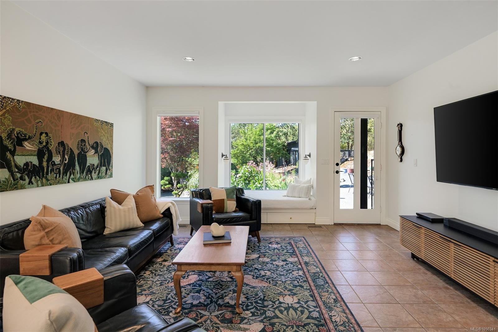 1682 Charlton Rd, Saanich, BC