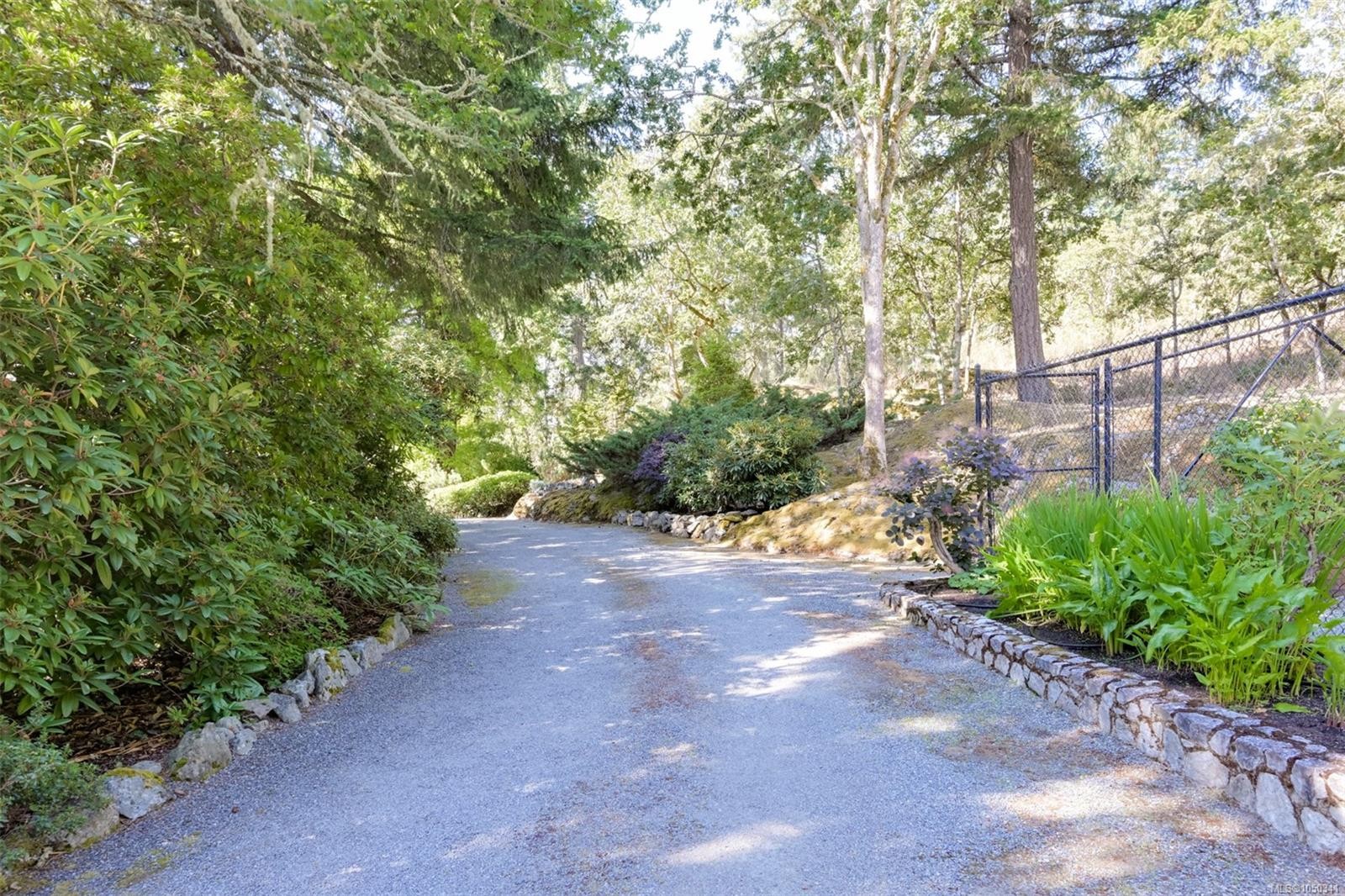 1682 Charlton Rd, Saanich, BC