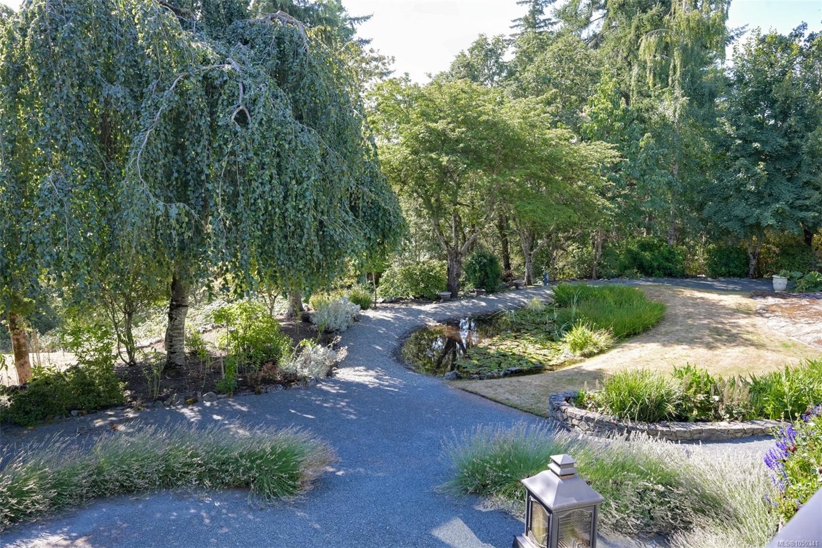 1682 Charlton Rd, Saanich, BC