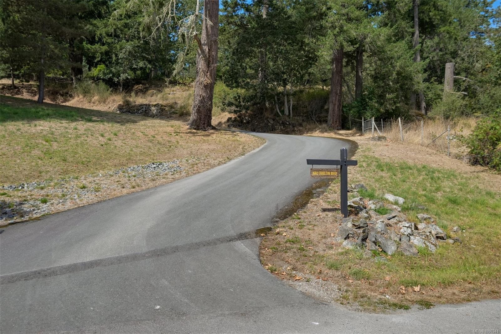 1682 Charlton Rd, Saanich, BC