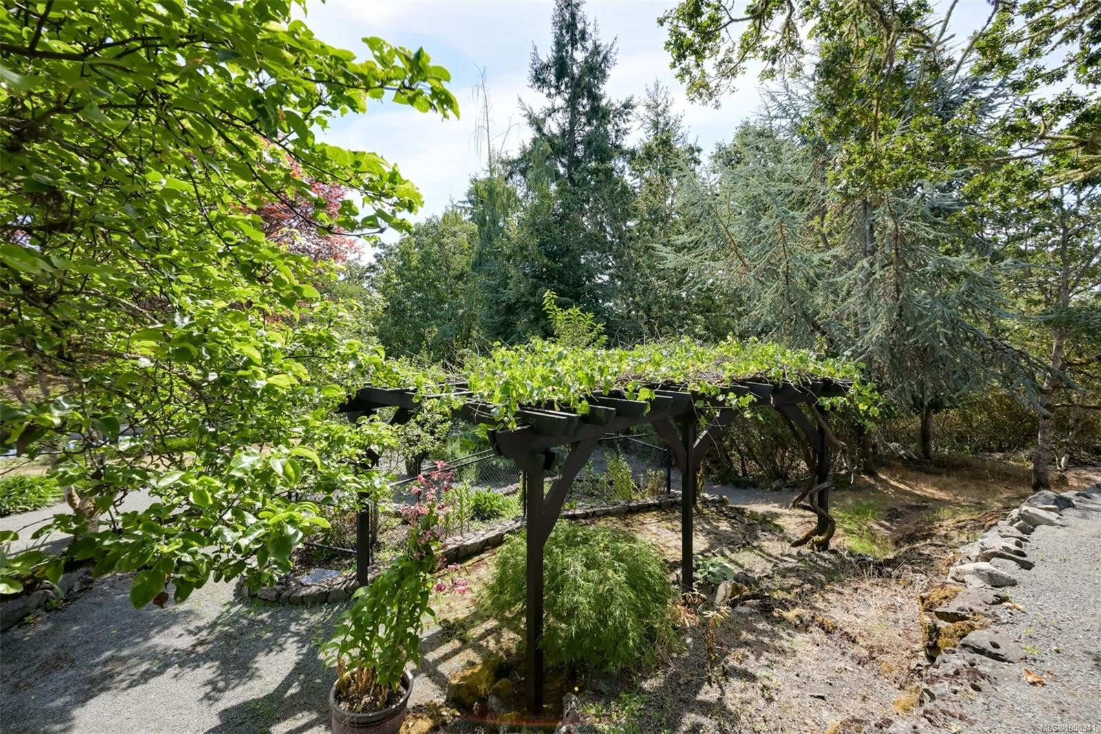 1682 Charlton Rd, Saanich, BC