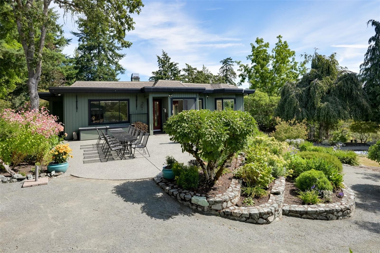 1682 Charlton Rd, Saanich, BC