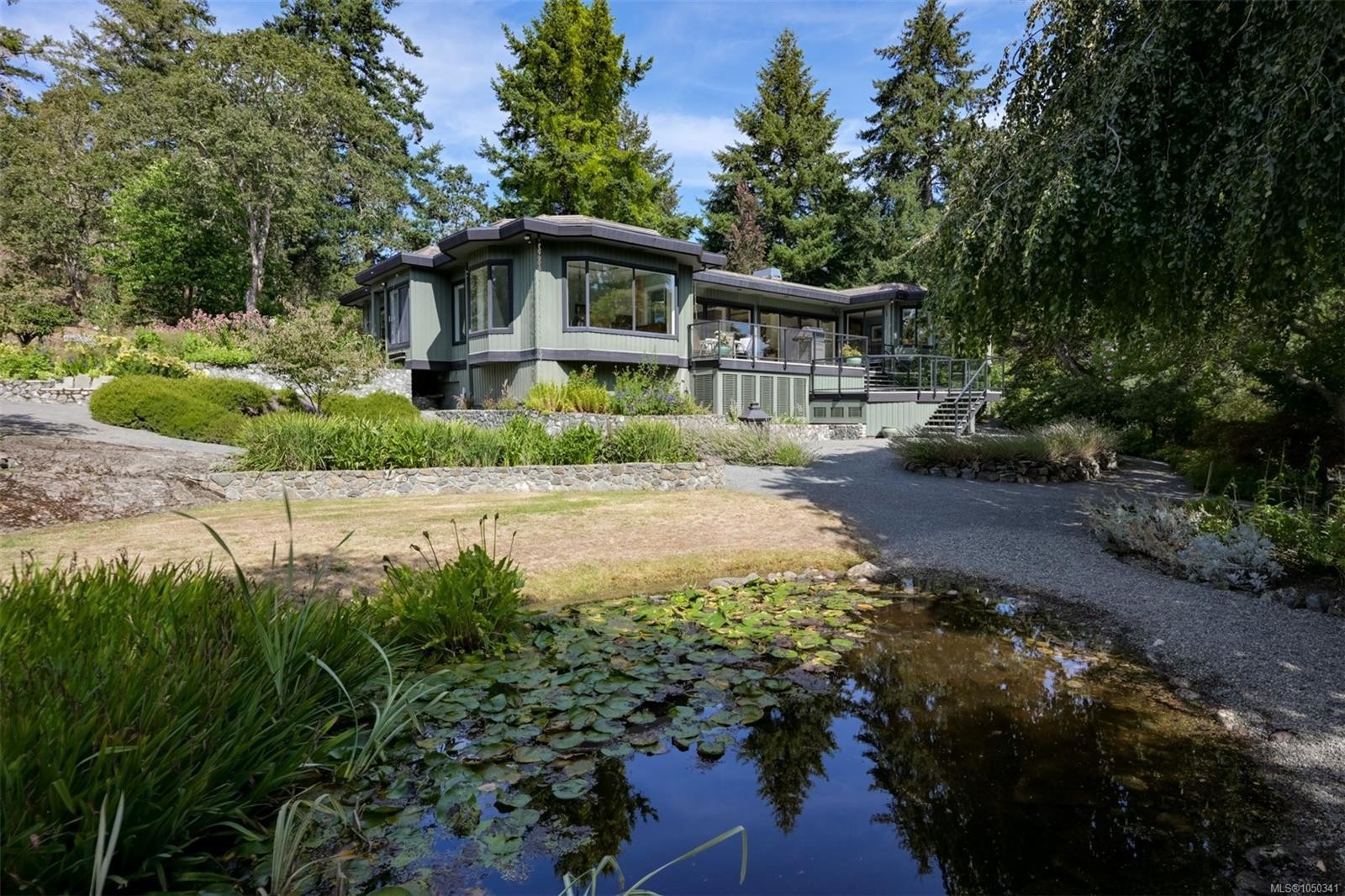 1682 Charlton Rd, Saanich, BC