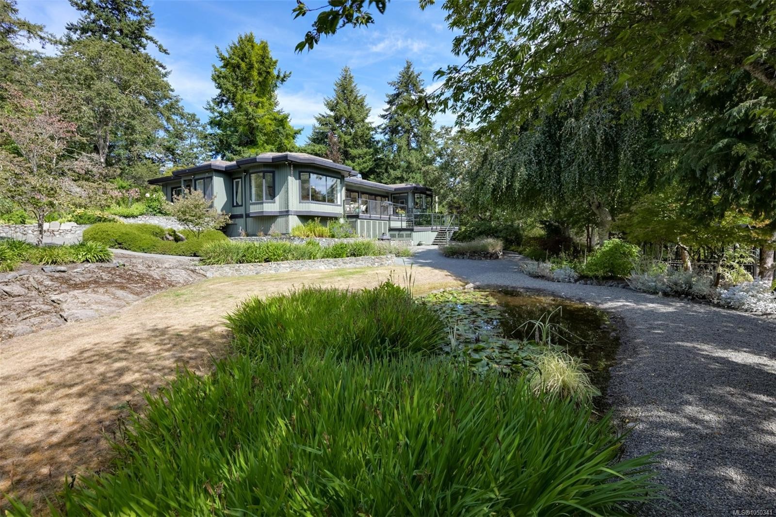 1682 Charlton Rd, Saanich, BC