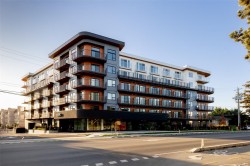 #206-1075 Tillicum Rd Esquimalt, BC V9A 2A4