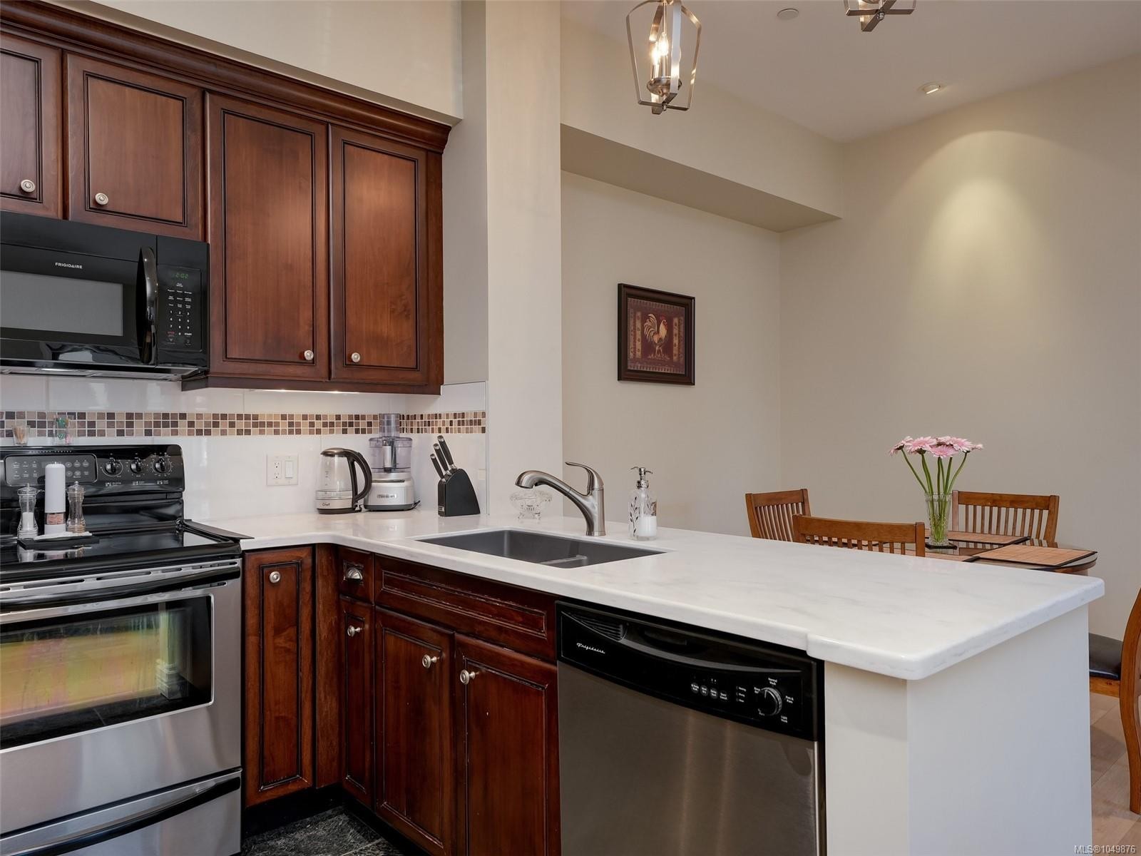 #404-1335 Bear Mountain Pkwy, Langford, BC