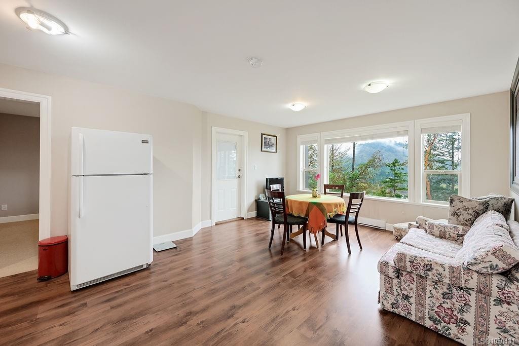 #110-1177 Deerview Pl, Langford, BC