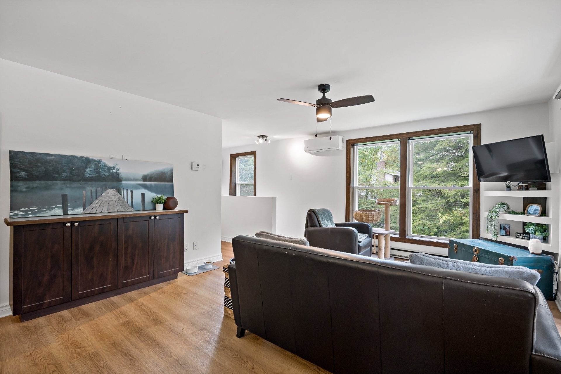 Living Room - 77 Ch. Du Lac-De-La-Carpe, Lac-Des-Plages, QC