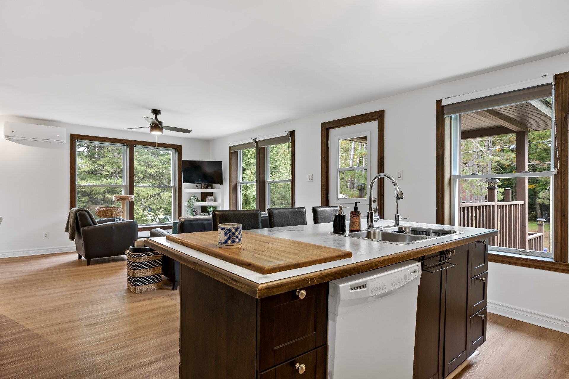 Kitchen - 77 Ch. Du Lac-De-La-Carpe, Lac-Des-Plages, QC