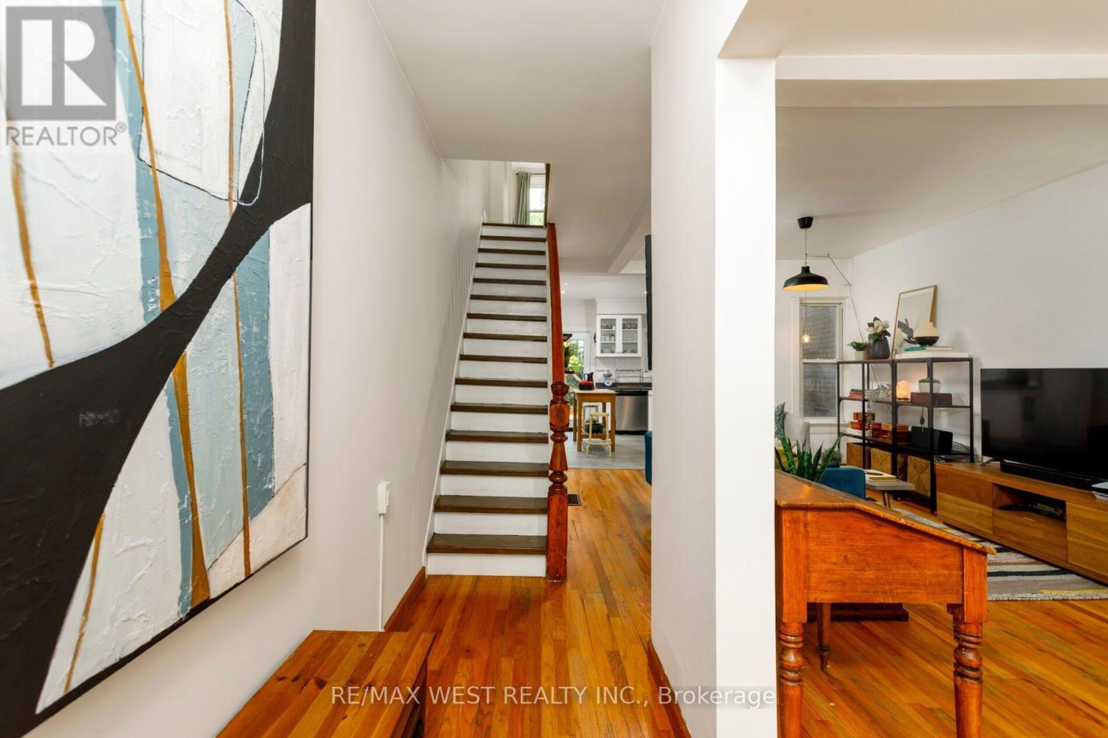10 Marshall Street, Toronto, ON