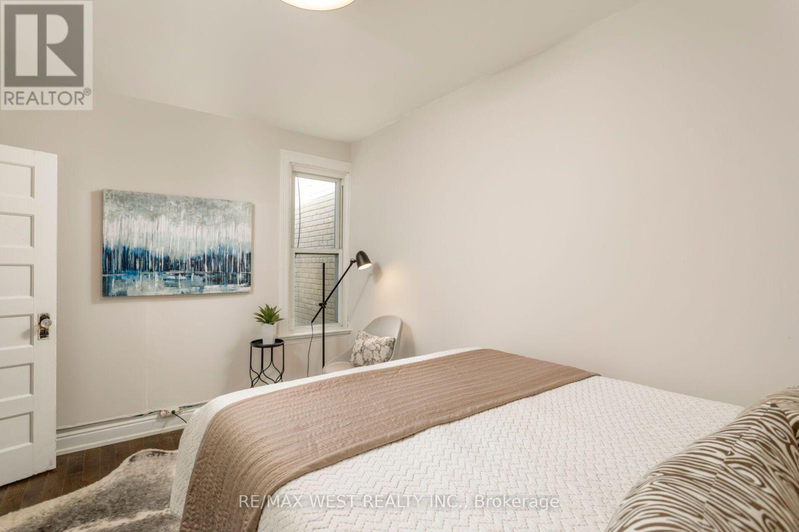 10 Marshall Street, Toronto, ON
