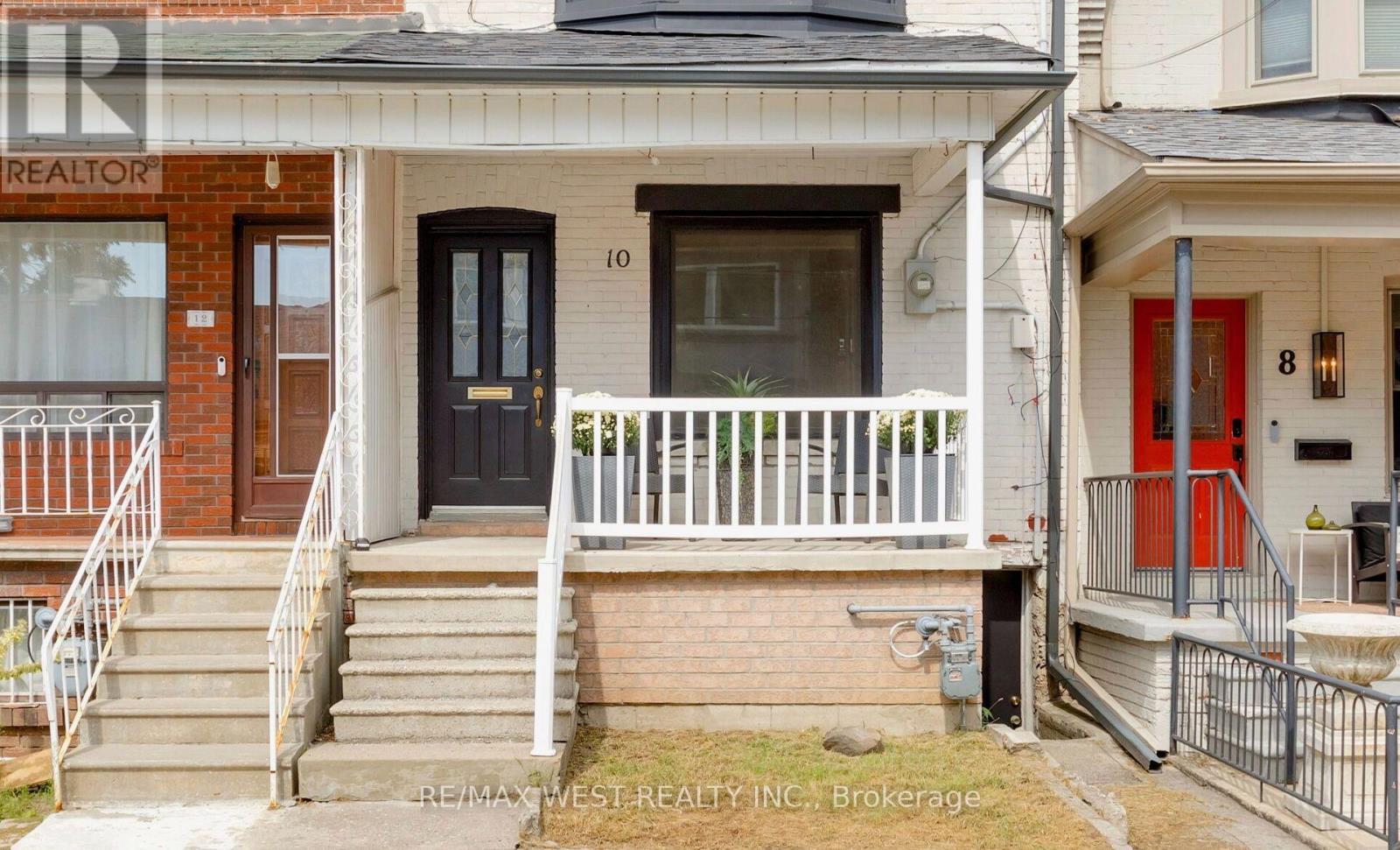 10 Marshall Street, Toronto, ON