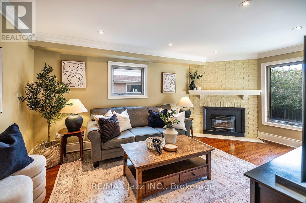 106 Tilman Circle, Markham (Markham Village), ON