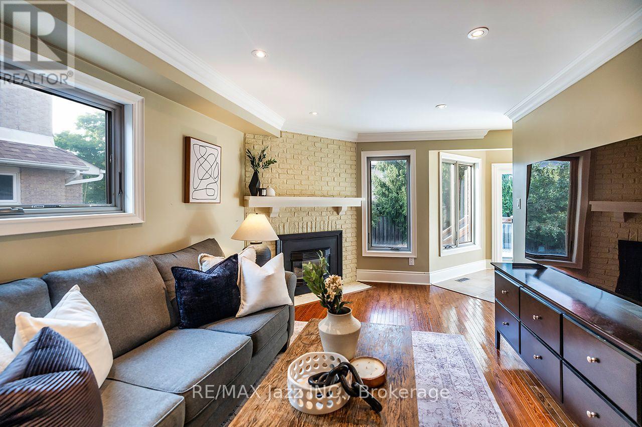 106 Tilman Circle, Markham (Markham Village), ON