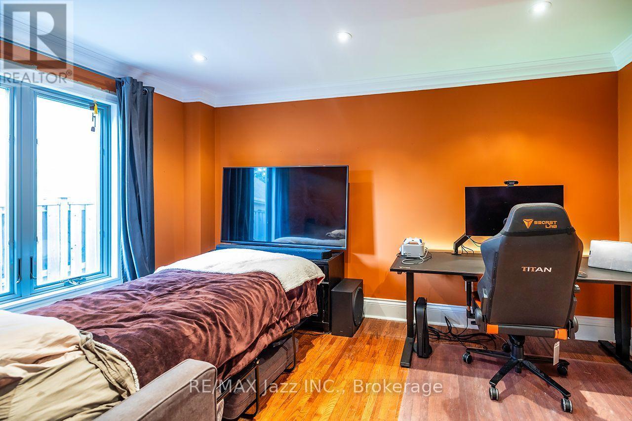 106 Tilman Circle, Markham (Markham Village), ON