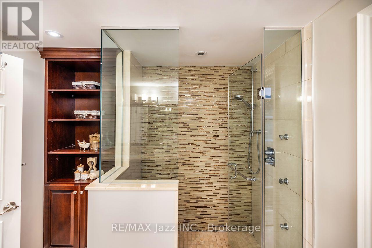 106 Tilman Circle, Markham (Markham Village), ON