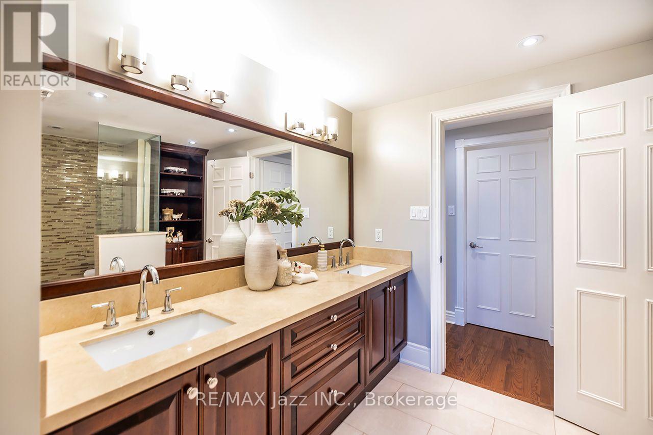 106 Tilman Circle, Markham (Markham Village), ON