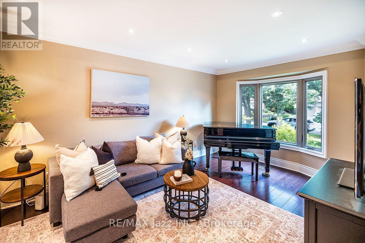 106 Tilman Circle, Markham (Markham Village), ON