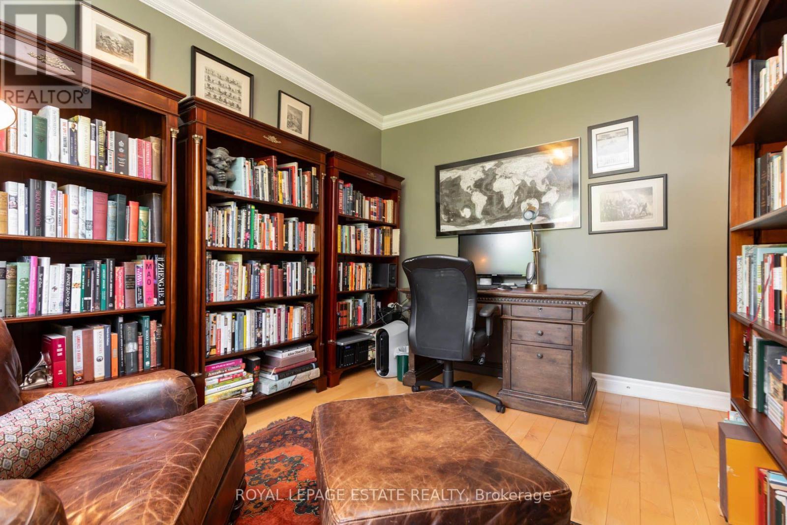 48 Bloomfield Avenue, Toronto, ON