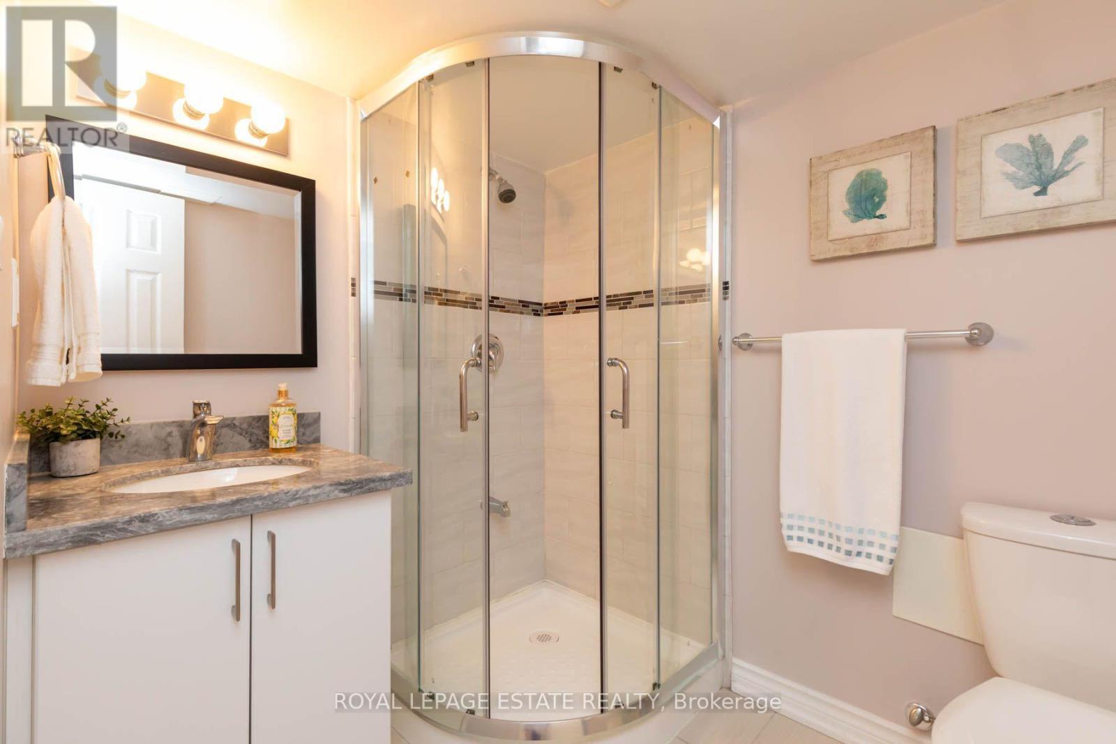 48 Bloomfield Avenue, Toronto, ON