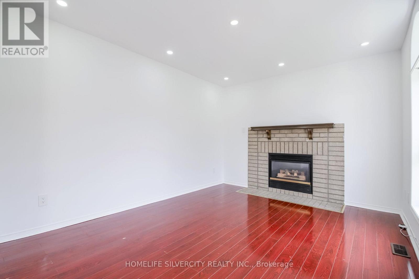 22 Meadow Glade Road, Brampton, ON
