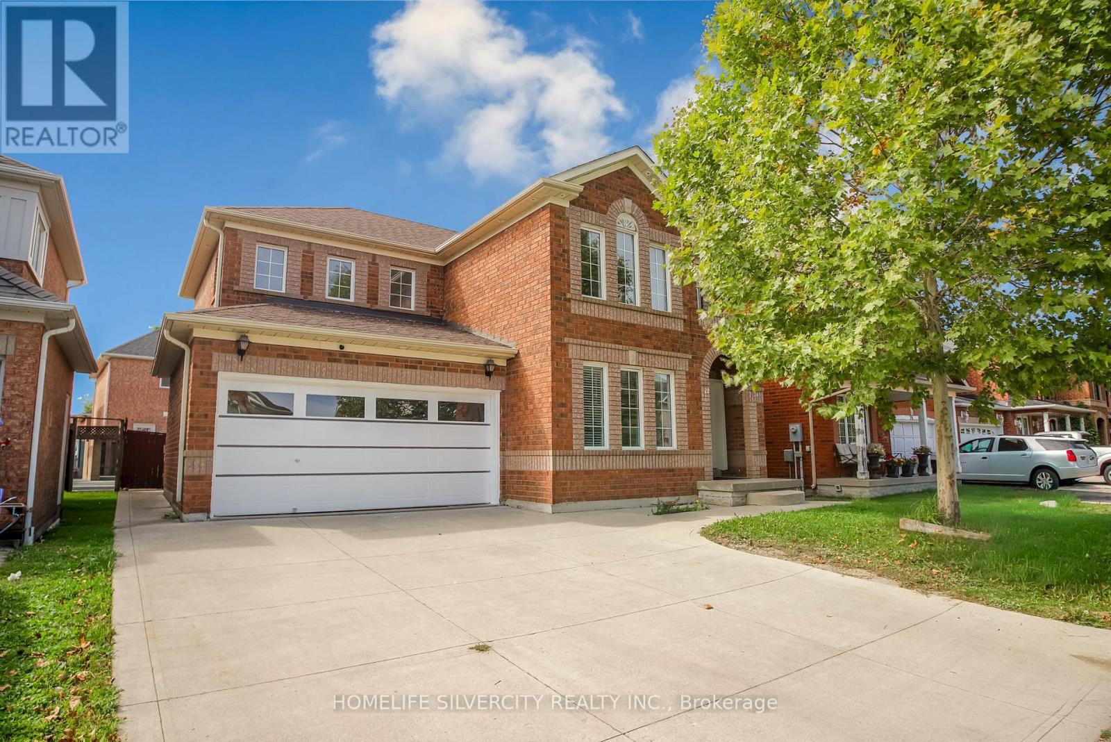 22 Meadow Glade Road, Brampton, ON