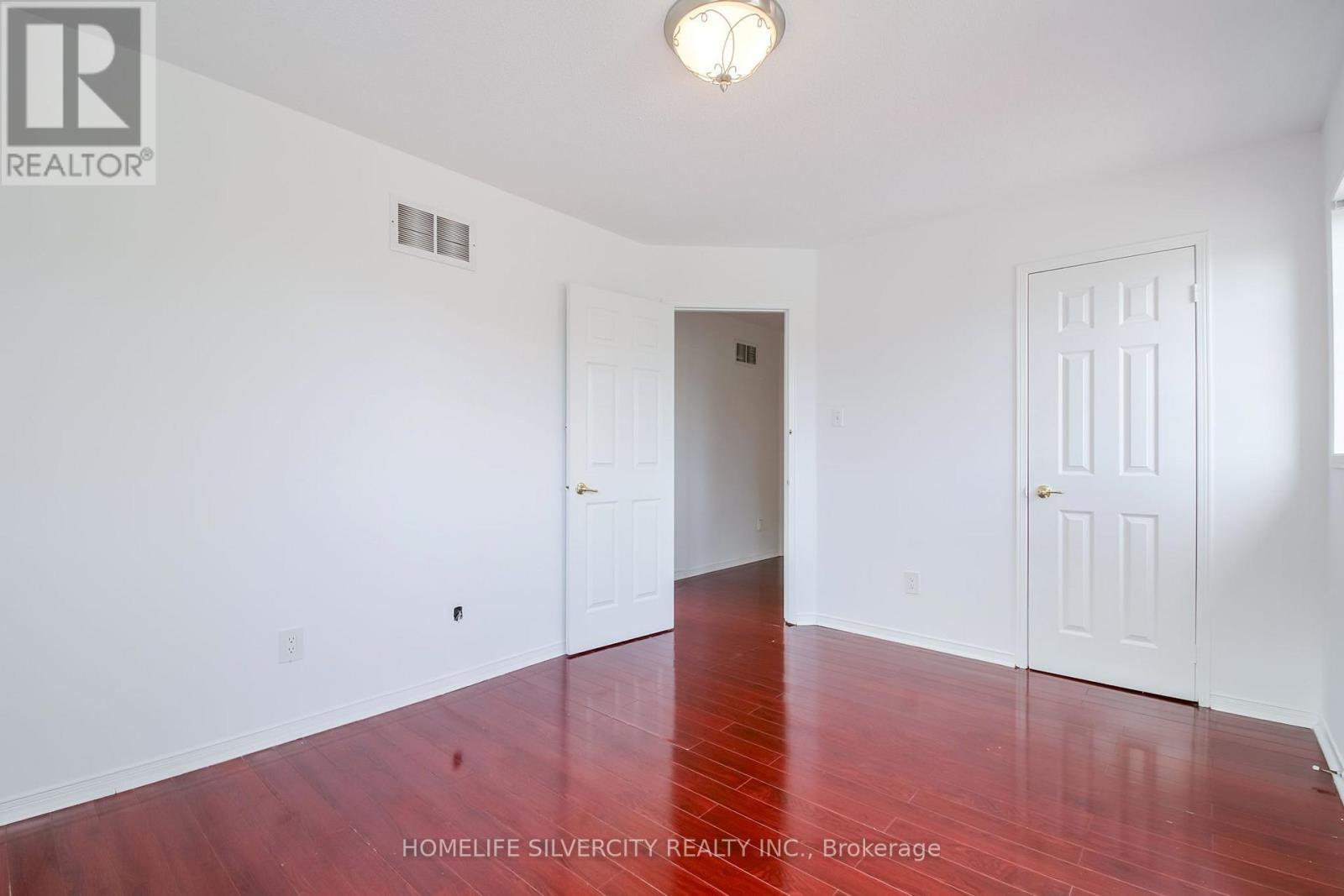 22 Meadow Glade Road, Brampton, ON