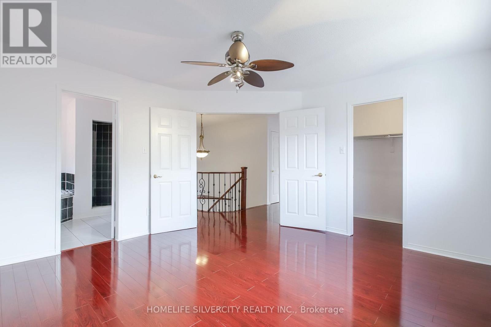 22 Meadow Glade Road, Brampton, ON
