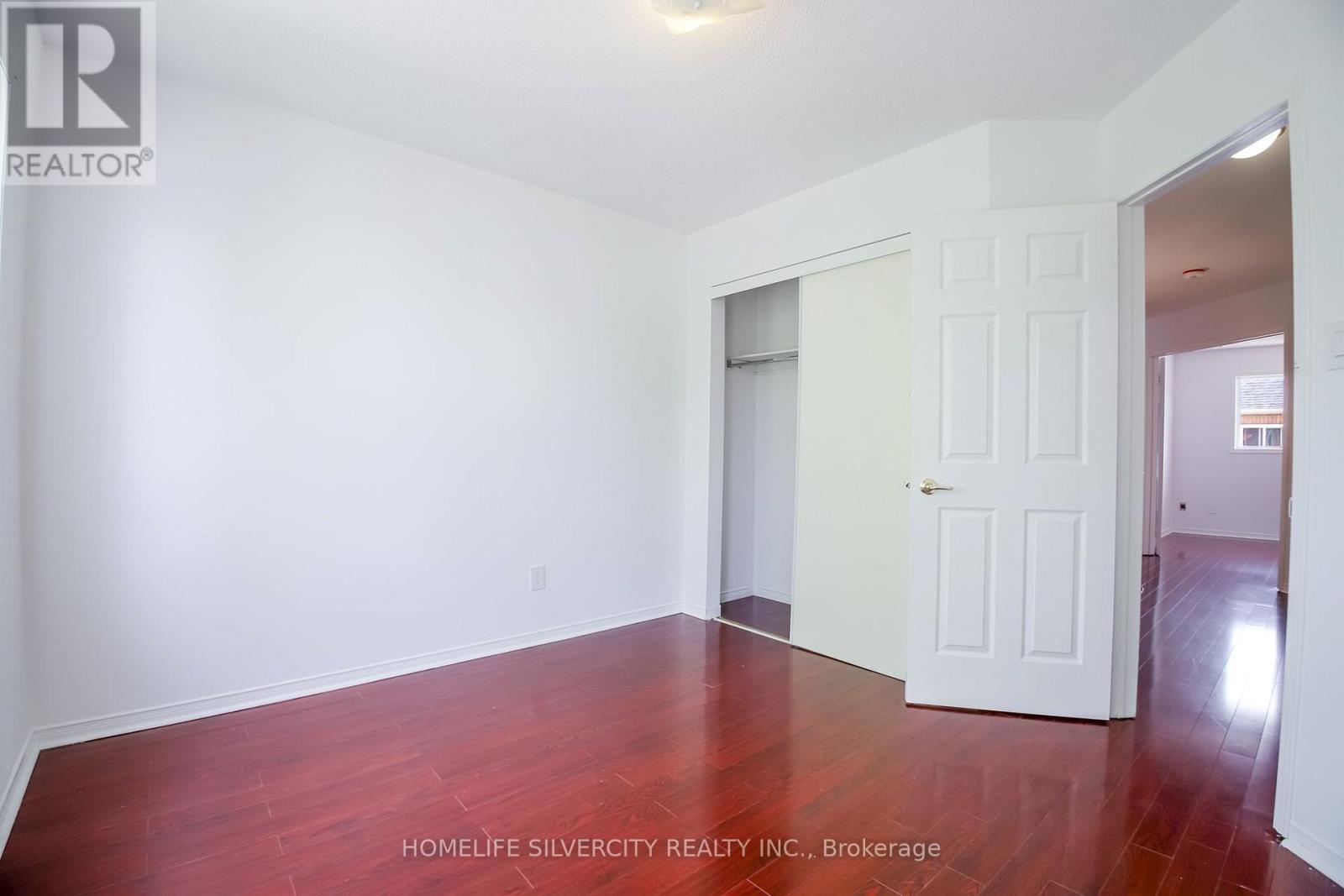 22 Meadow Glade Road, Brampton, ON