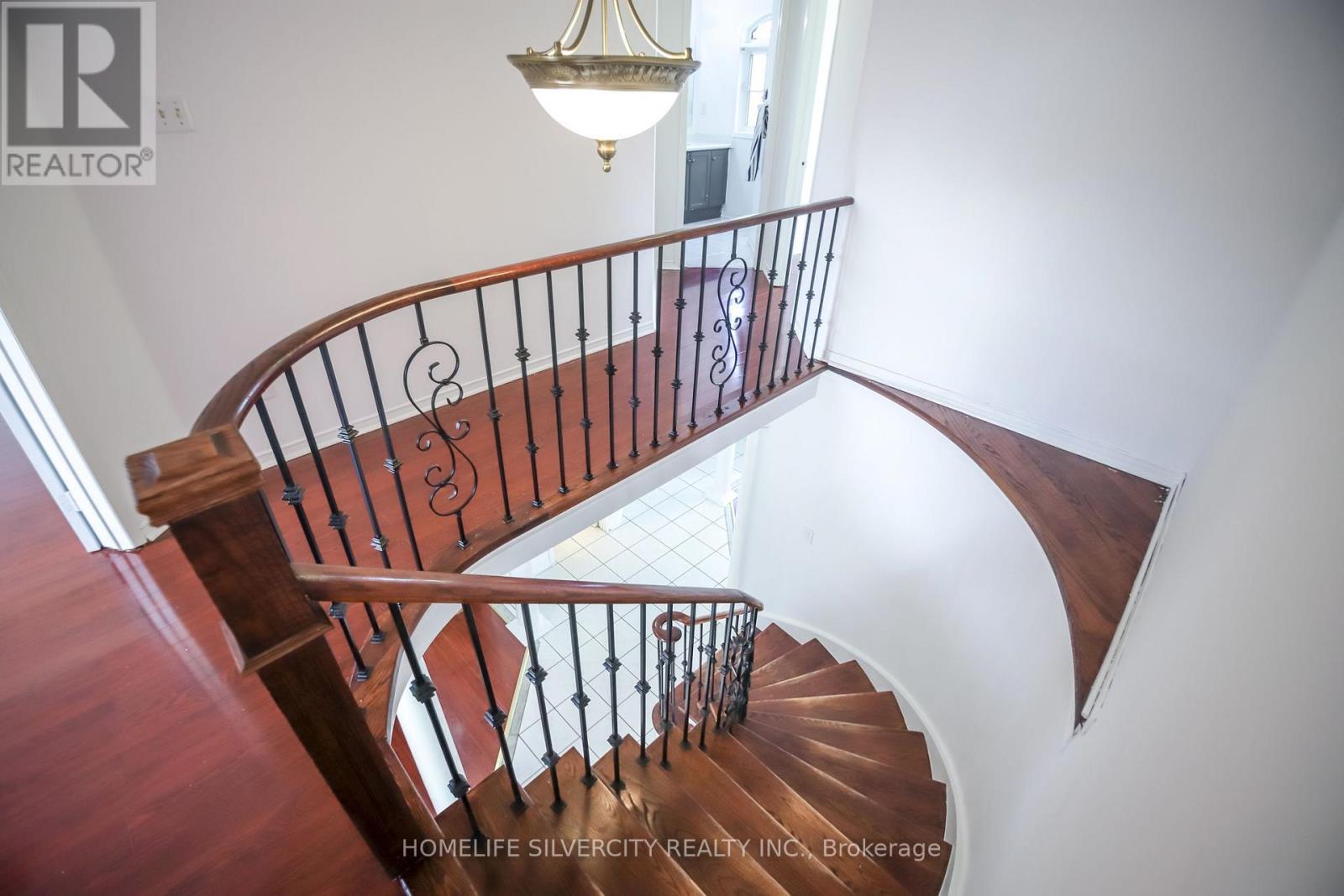22 Meadow Glade Road, Brampton, ON