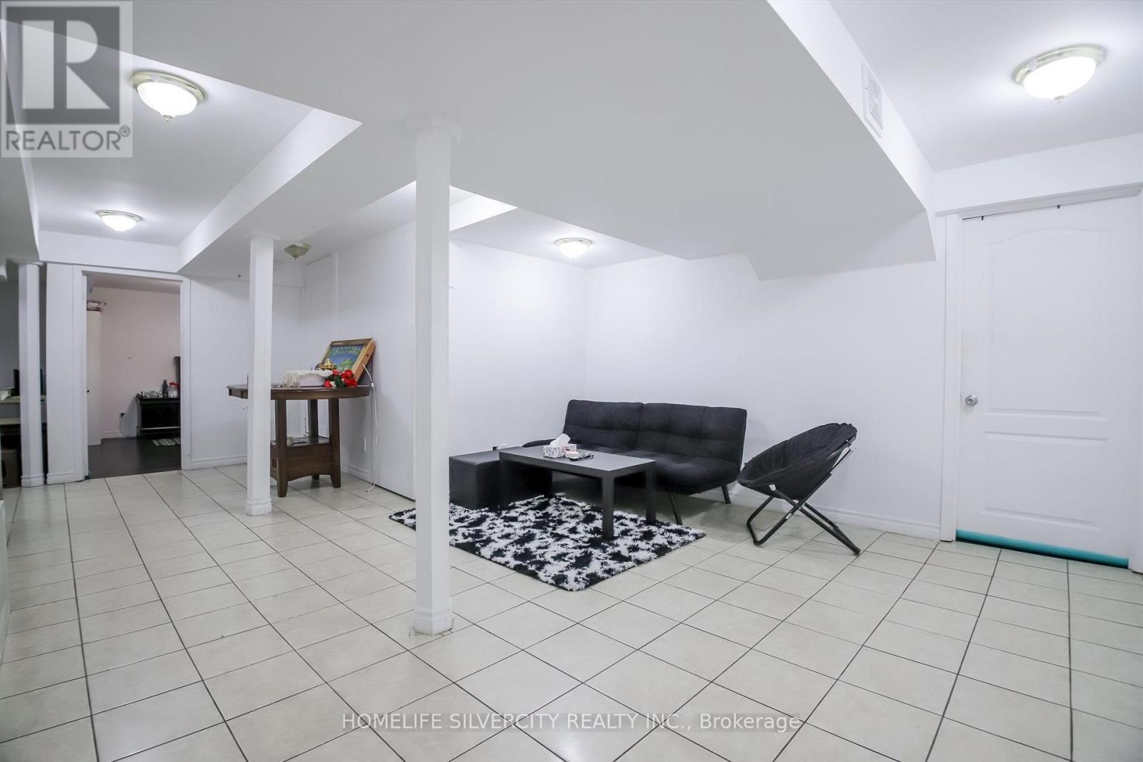 22 Meadow Glade Road, Brampton, ON