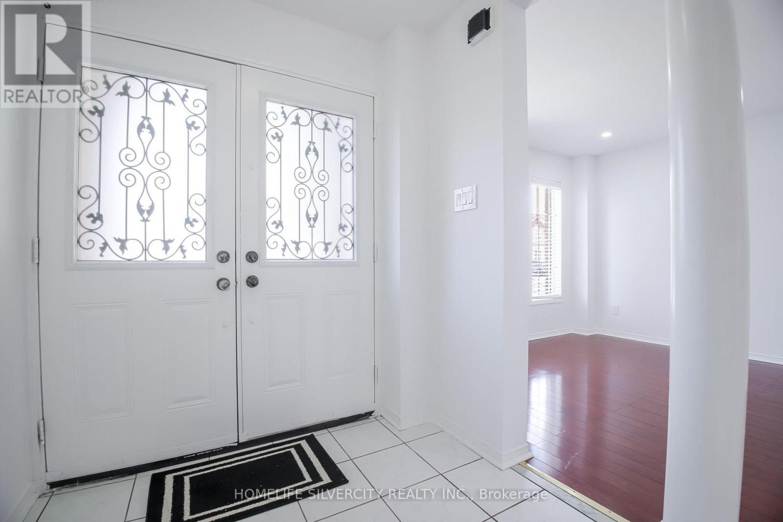 22 Meadow Glade Road, Brampton, ON