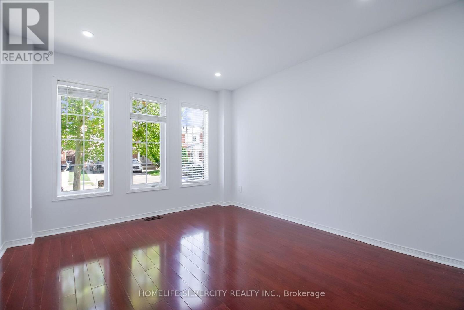 22 Meadow Glade Road, Brampton, ON