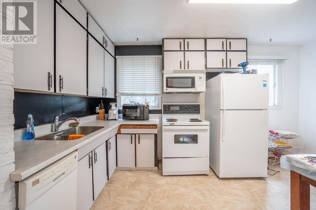 15 Grand Blvd, Sault Ste. Marie, ON