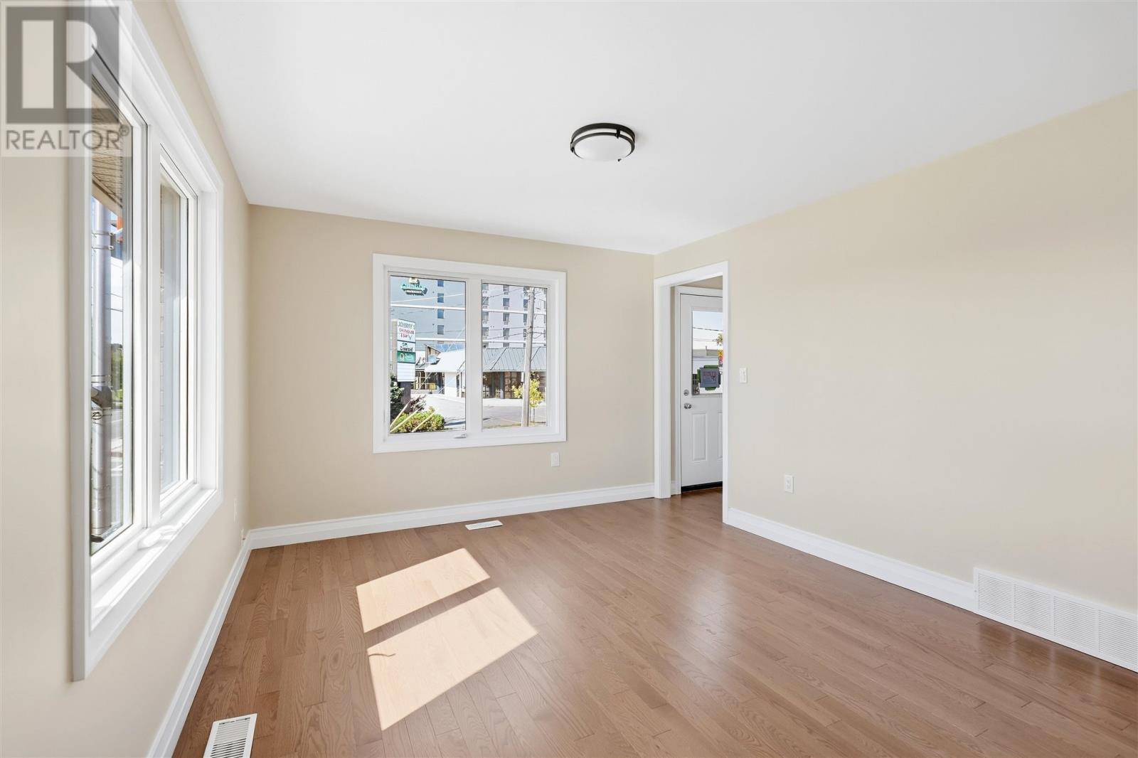 56 Dennis St, Sault Ste. Marie, ON