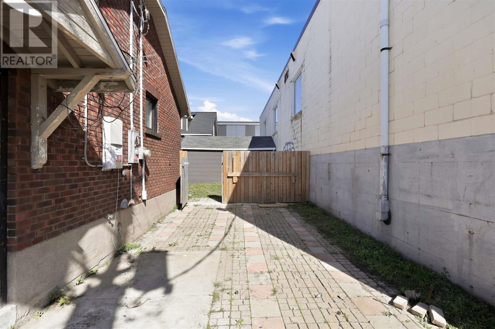 56 Dennis St, Sault Ste. Marie, ON