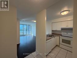 1605 - 8 HILLCREST AVENUE Toronto, ON M2N 6Y6