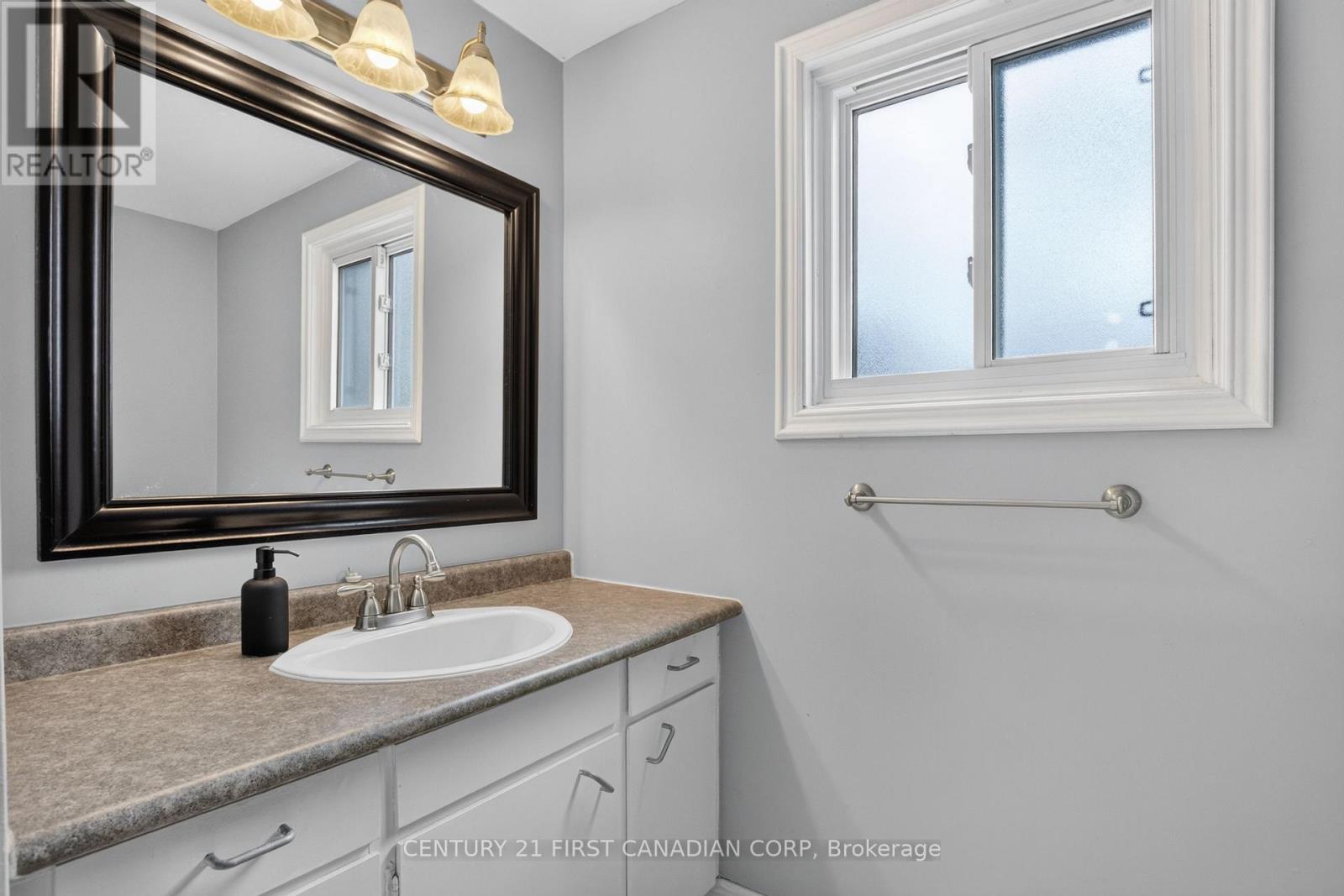 44 Hammond Street, St. Thomas, ON