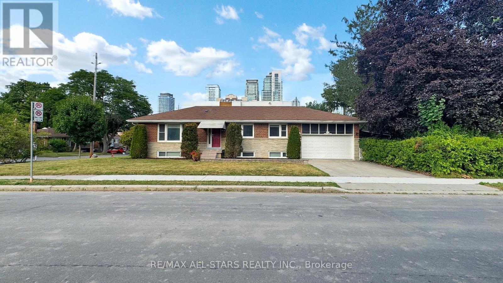 105 Betty Ann Drive, Toronto, ON