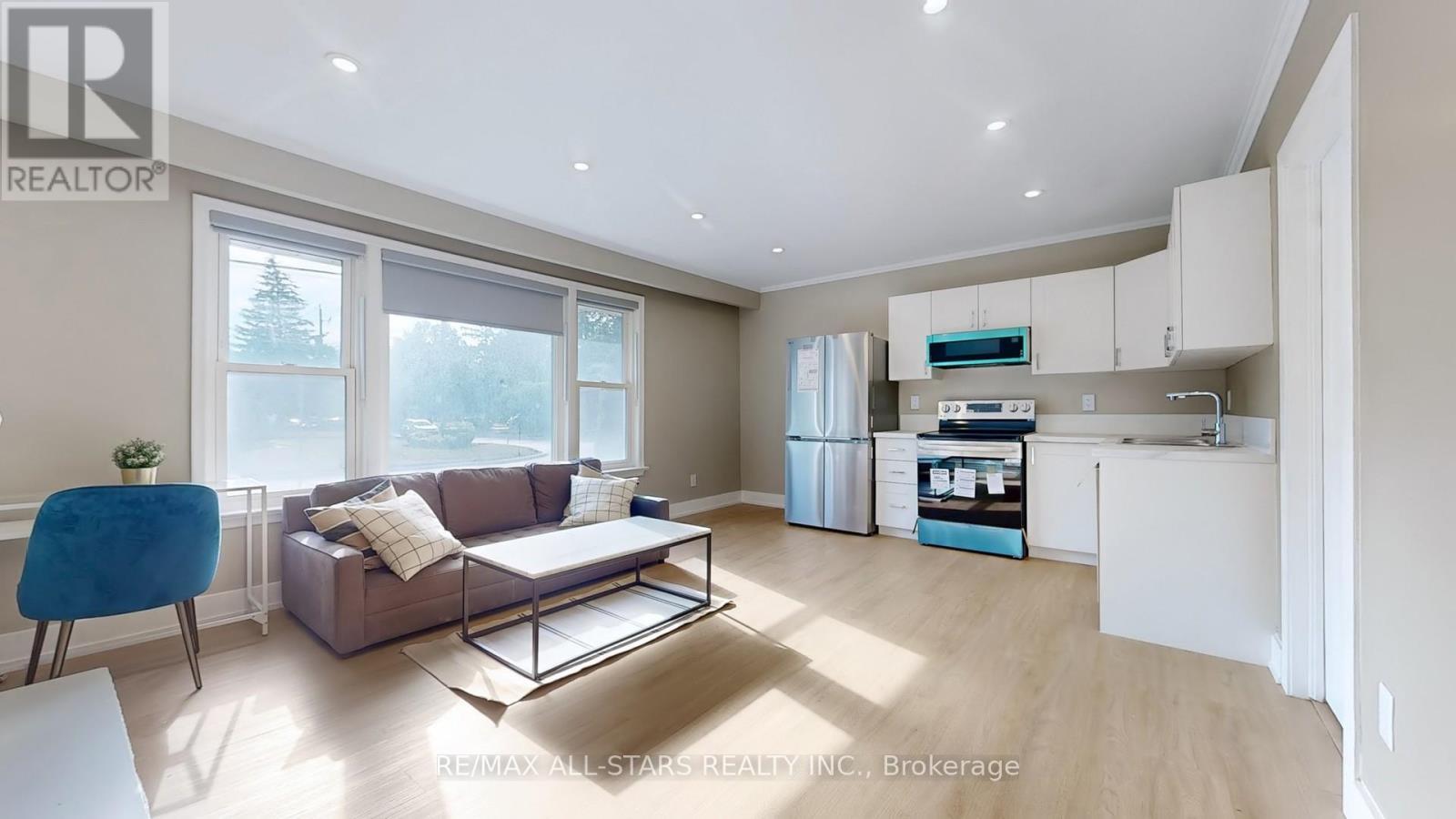 105 Betty Ann Drive, Toronto, ON