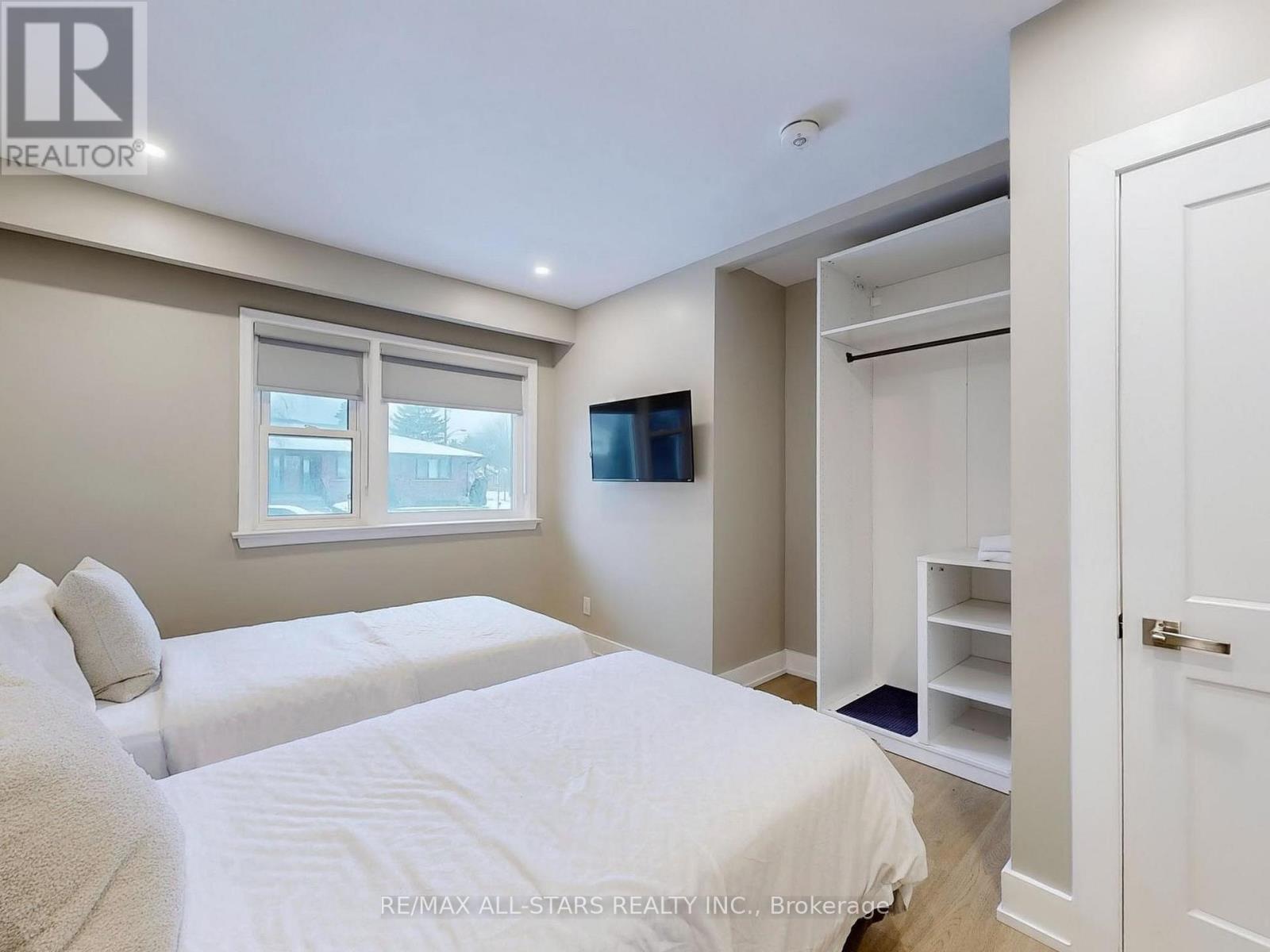 105 Betty Ann Drive, Toronto, ON