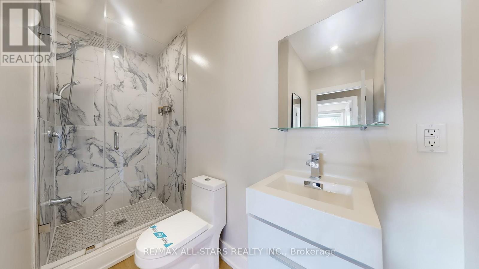 105 Betty Ann Drive, Toronto, ON